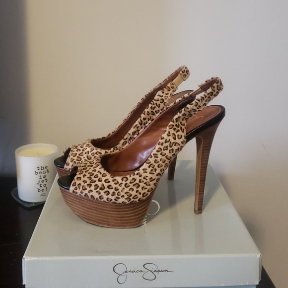 Leopard Sandal - Picture 2 of 3